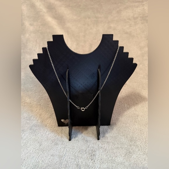 🩶✝️🩶Elegant Childs Silver Tone Necklace with Two-Tone Cross Pendant🩶✝️🩶/EUC - Picture 3 of 7